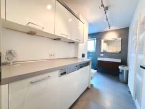 Hauswirtschaftsbereich mit Einbauschrank