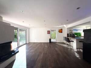 Wohnzimmer mit Blick in das Esszimmer