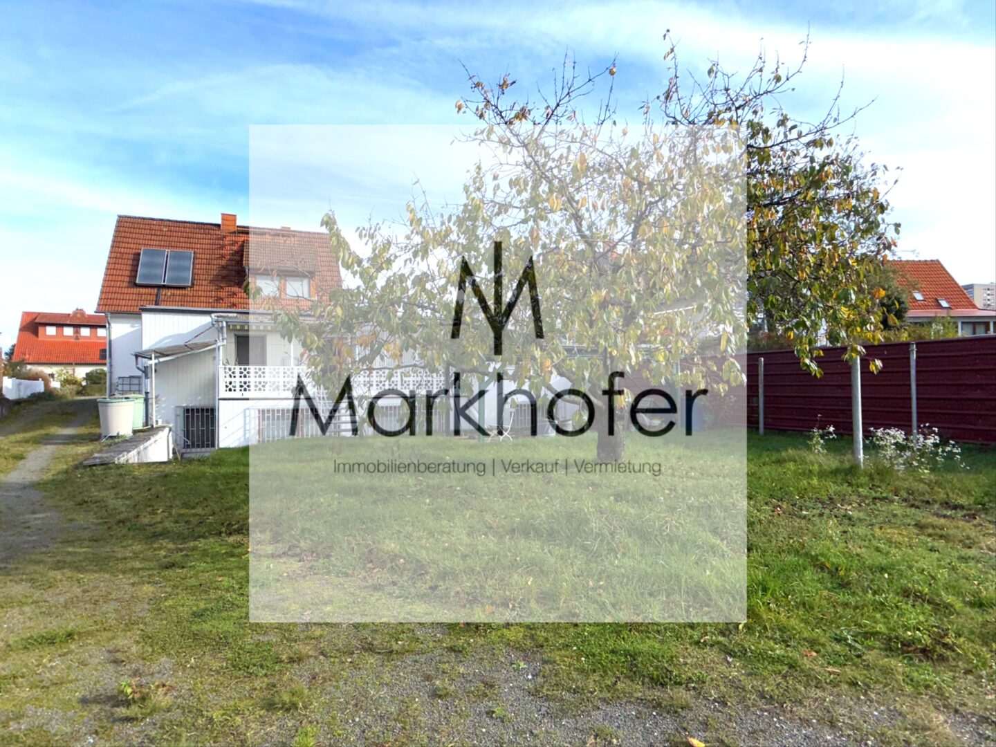 Garten mit Blick auf das Haus