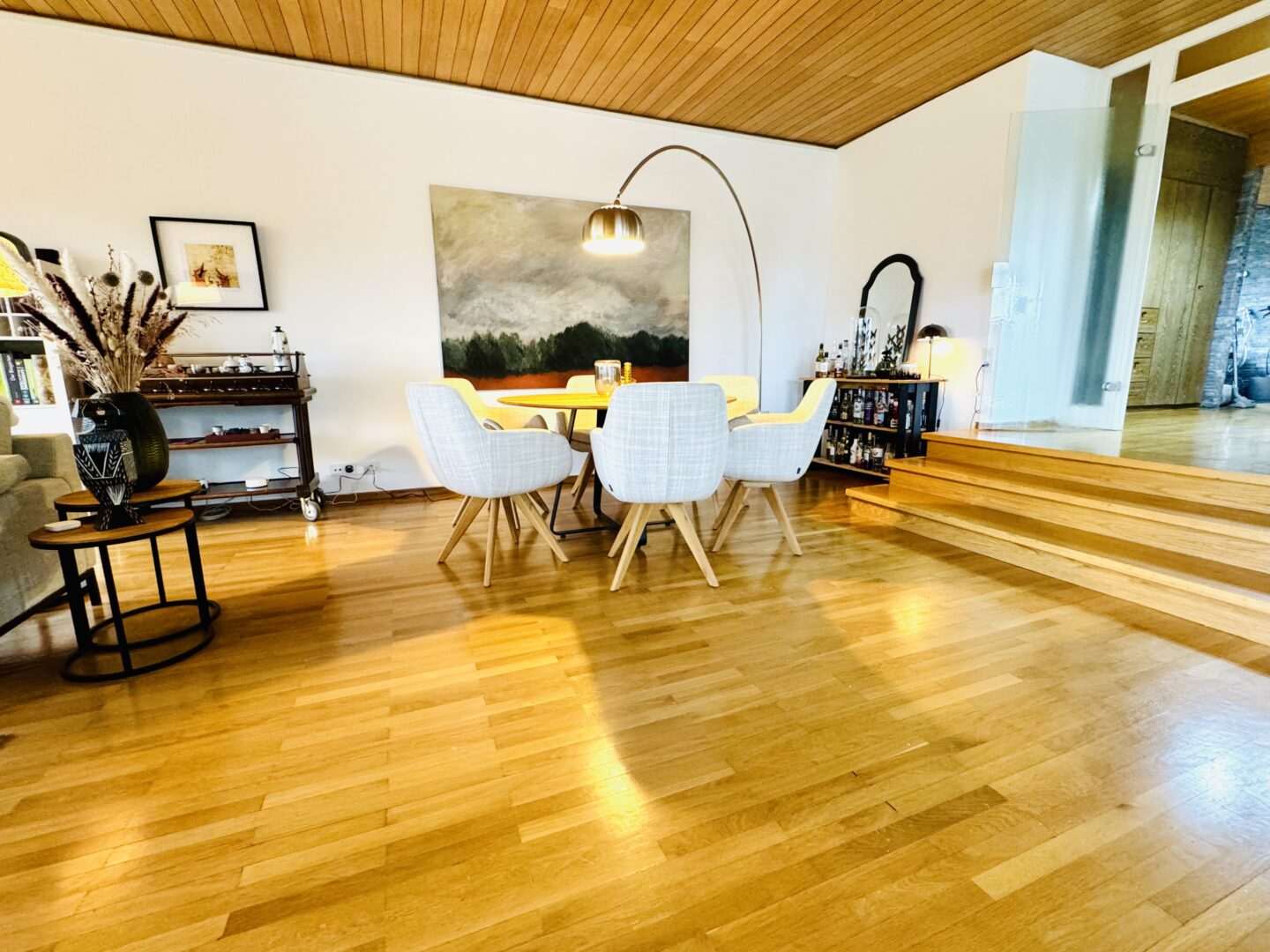 Essbereich mit Wohnzimmer