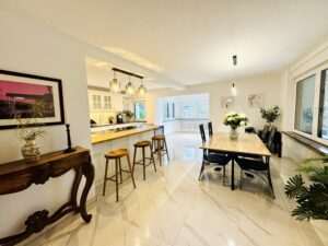 Küche mit Essbereich