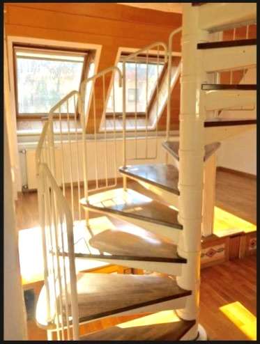 Treppe zur Mansarde